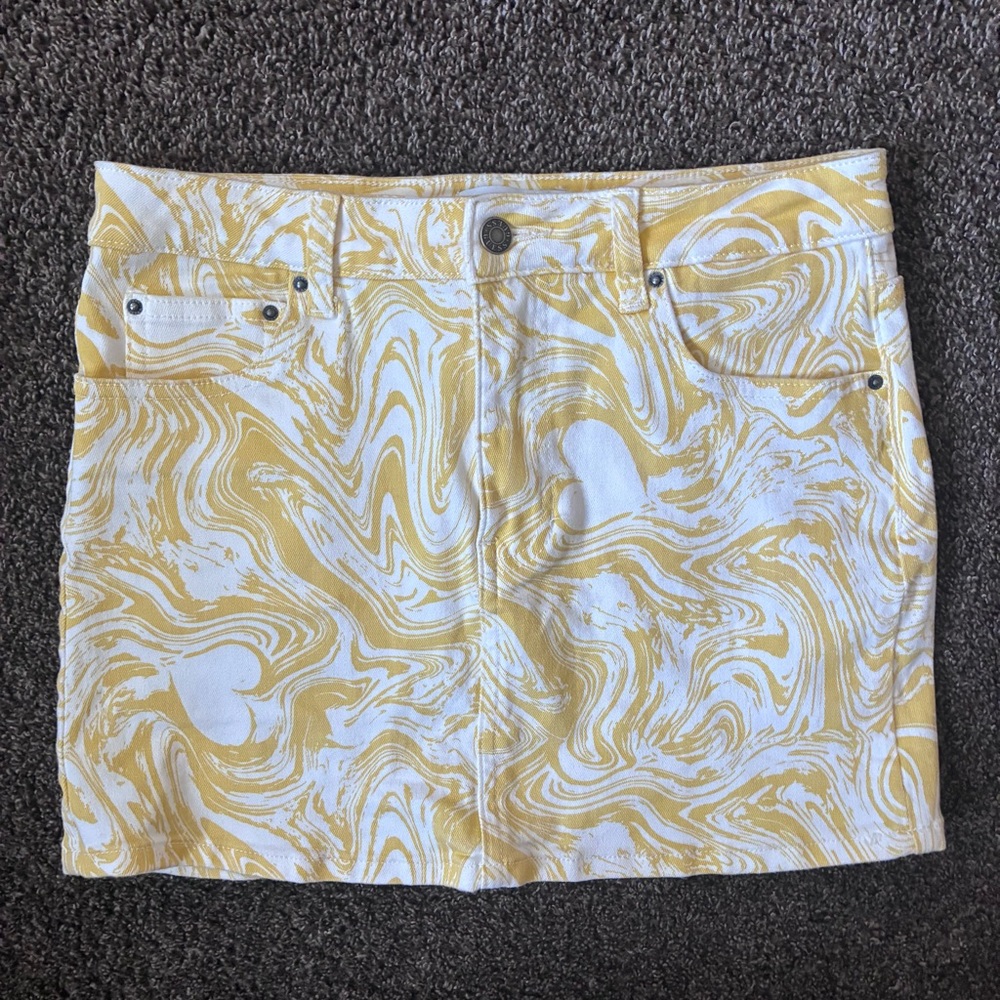 Women's Guess X J Balvin Yellow and White Denim Mini Skirt, Size Medium